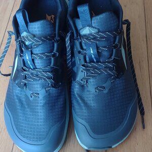 woman Altra Lone Peak 8 size 10.5 Wide